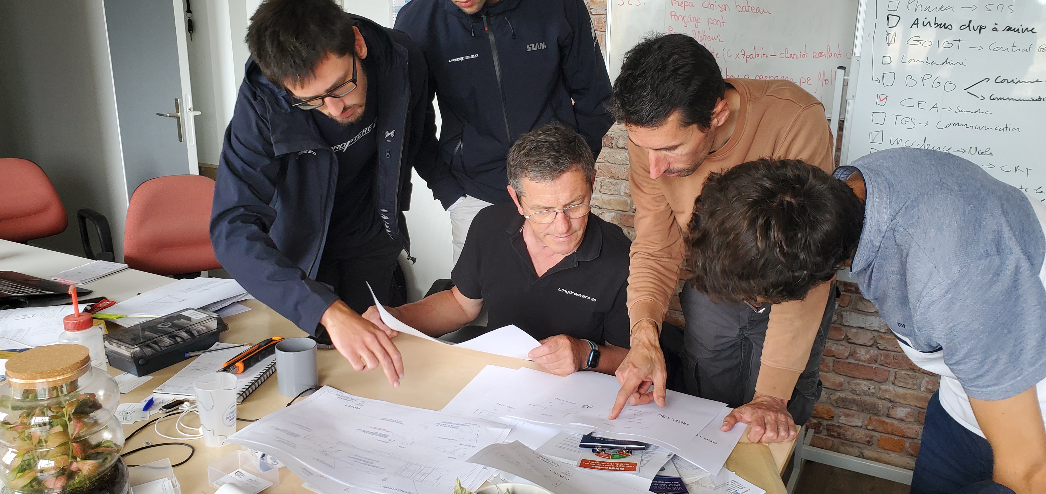 Travail sur les plans de L'Hydroptère | Working on L'Hydroptère draws